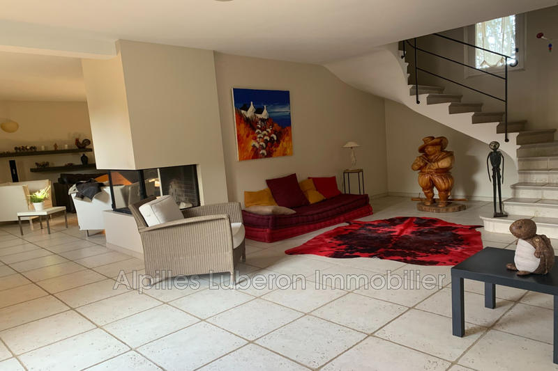 Maison - 260 m² - 7 pièces