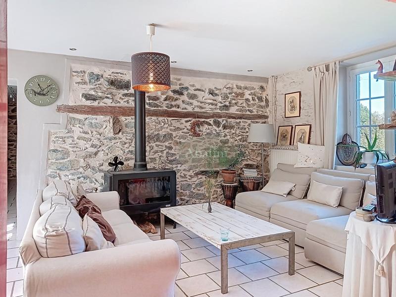 Maison - 250 m² - 10 pièces