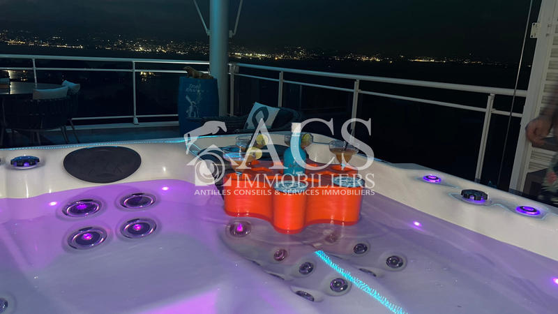 Appartement - 128 m² - 4 pièces