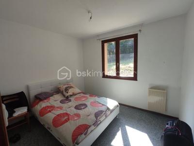 Maison - 94 m² - 5 pièces