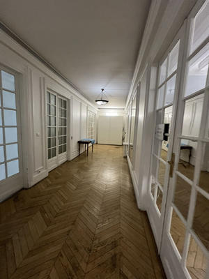 Appartement - 200 m² - 7 pièces