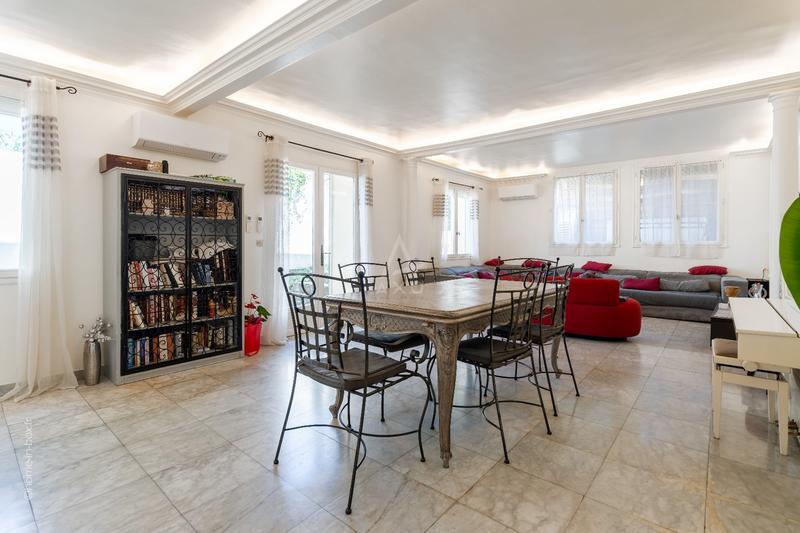 Maison - 178 m² - 6 pièces