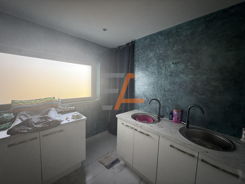 Villa - 220 m² - 7 pièces