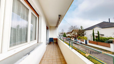 Appartement - 98 m² - 4 pièces