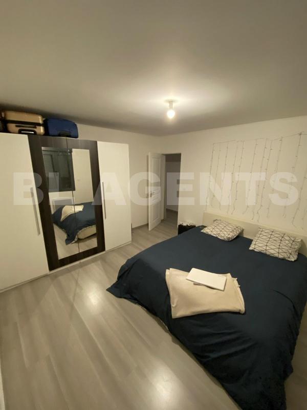 Maison traditionnelle - 249 m² - 11 pièces