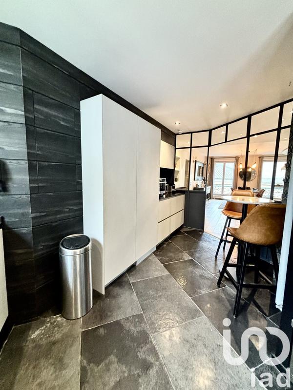 Appartement - 136 m² - 6 pièces