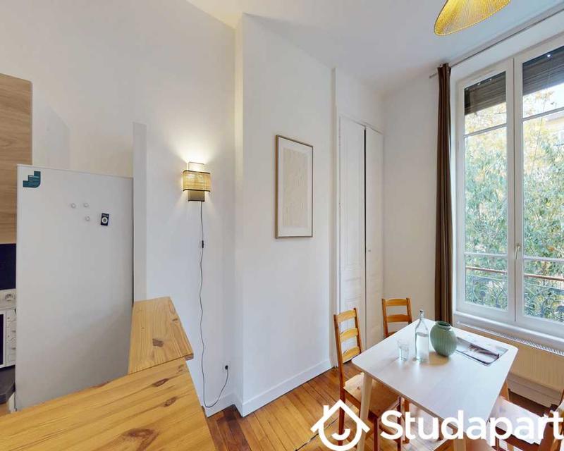 Chambre - 80 m² - 1 pièce