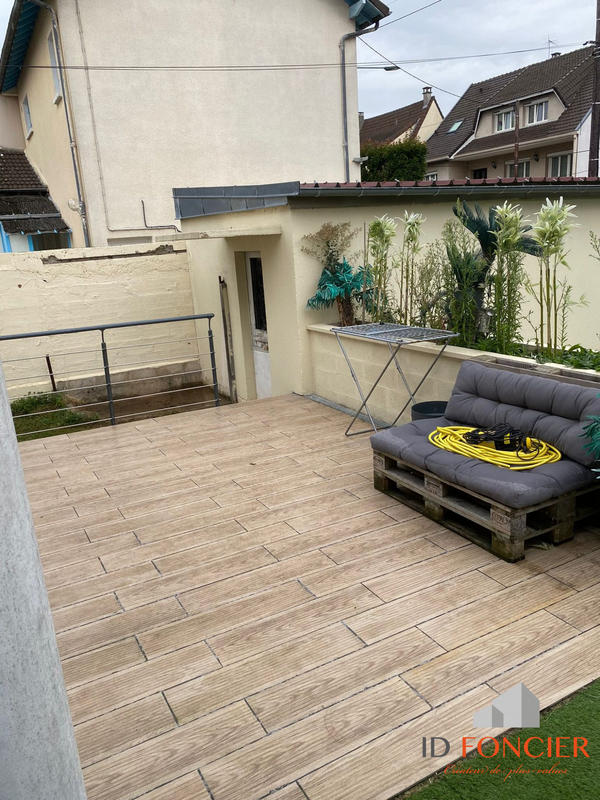 Maison - 95 m² - 6 pièces