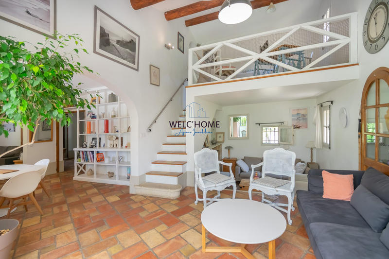 Villa - 234 m² - 8 pièces