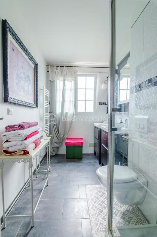 Pavillon - 180 m² - 7 pièces