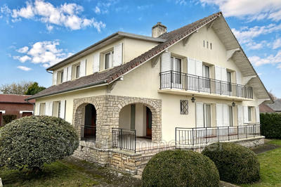 Maison - 205 m² - 7 pièces