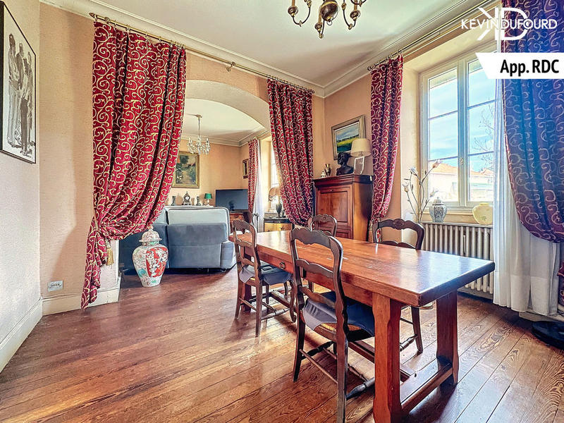 Maison - 290 m² - 10 pièces