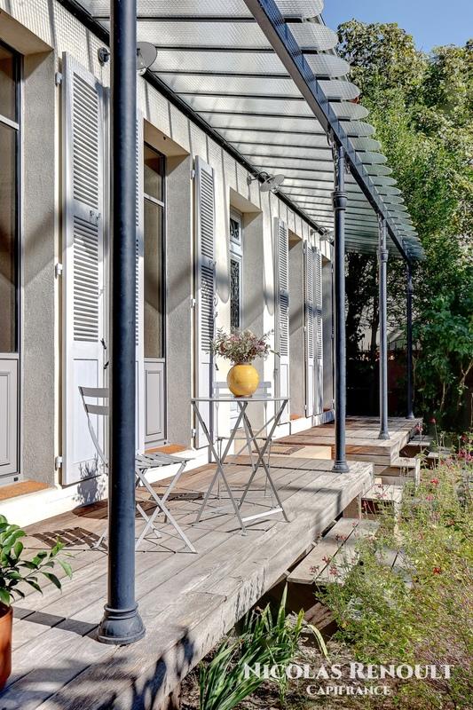 Maison - 250 m² - 8 pièces