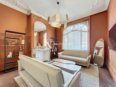 Maison - 252 m² - 10 pièces