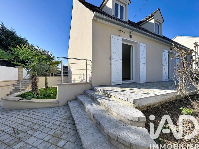 Maison - 181 m² - 9 pièces