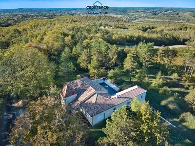 Propriété - 155 m² - 6 pièces