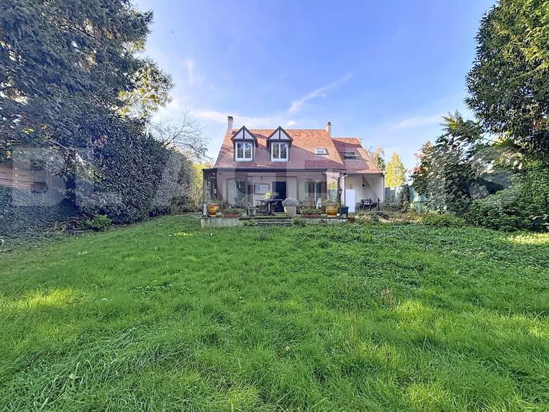 Maison - 163 m² - 6 pièces