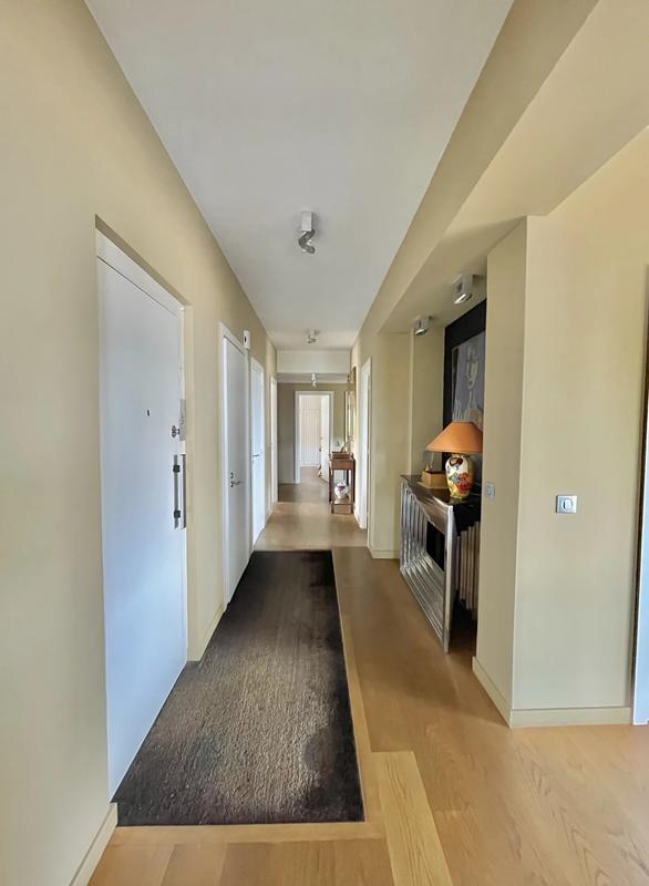 Appartement - 143 m² - 4 pièces