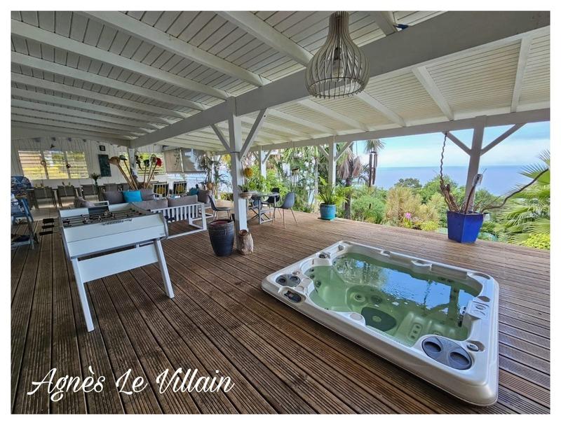 Propriété - 283 m² - 14 pièces