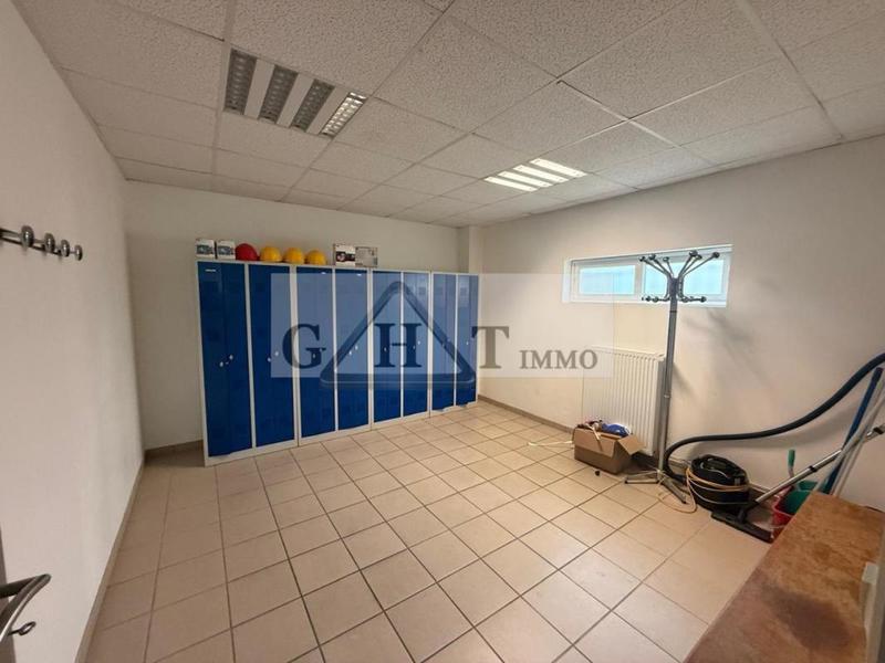 Entrepôt - 1 240 m²