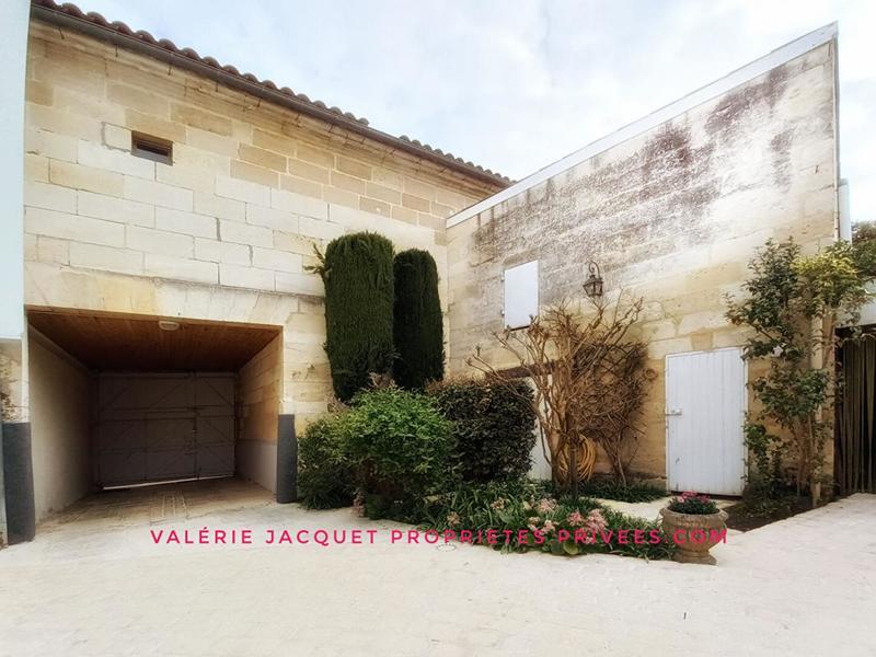 Maison - 220 m² - 7 pièces