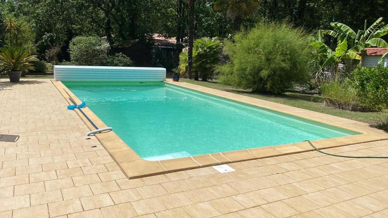 Maison - 220 m² - 6 pièces