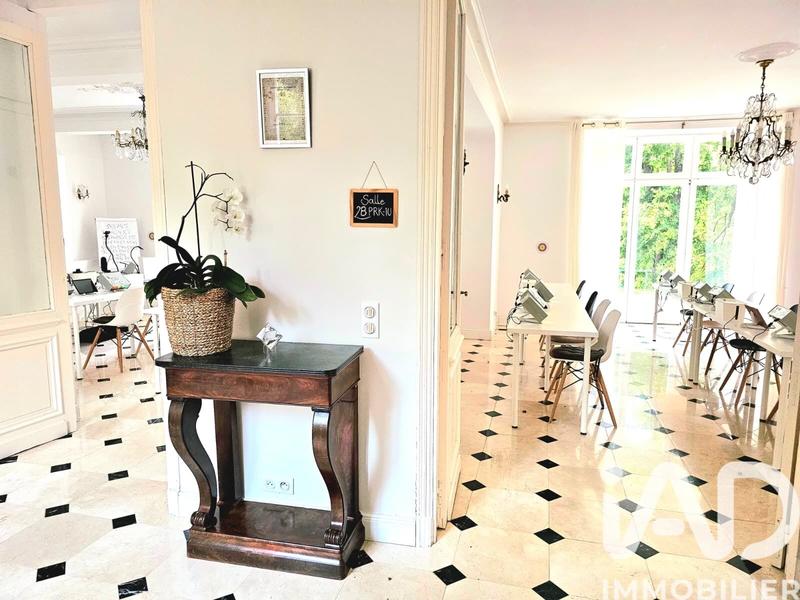 Château - 900 m² - 17 pièces