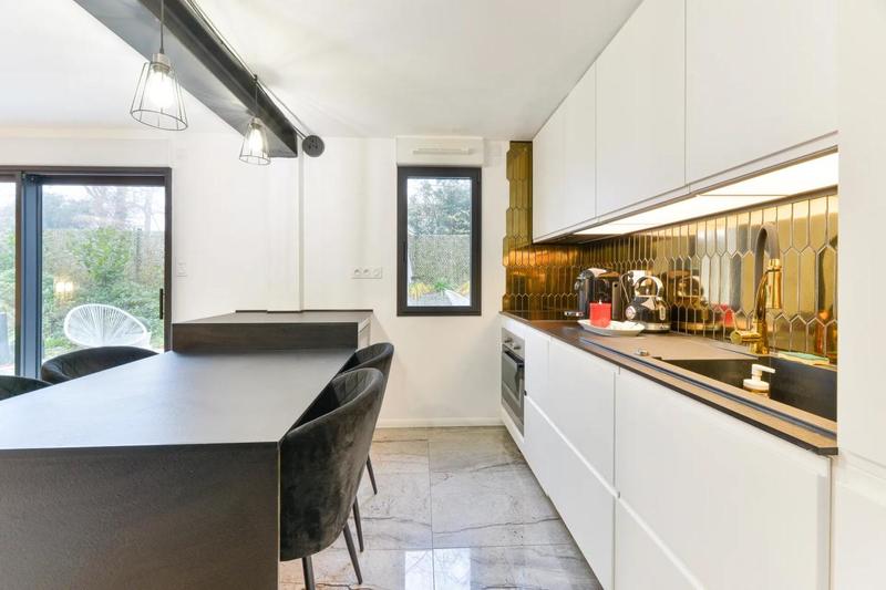 Maison - 450 m² - 21 pièces