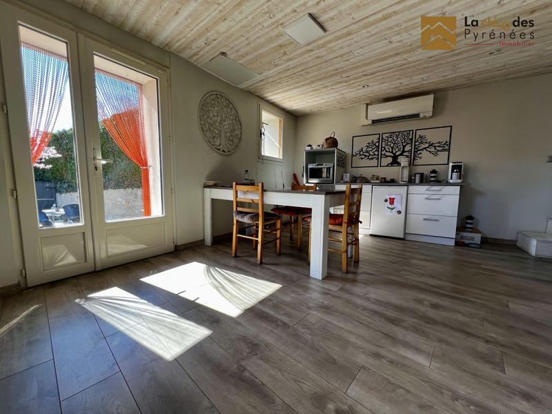 Local commercial - 194 m² - 8 pièces