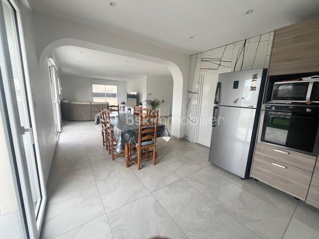 Maison - 145 m² - 5 pièces