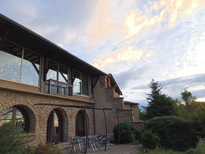 Maison - 217 m² - 7 pièces