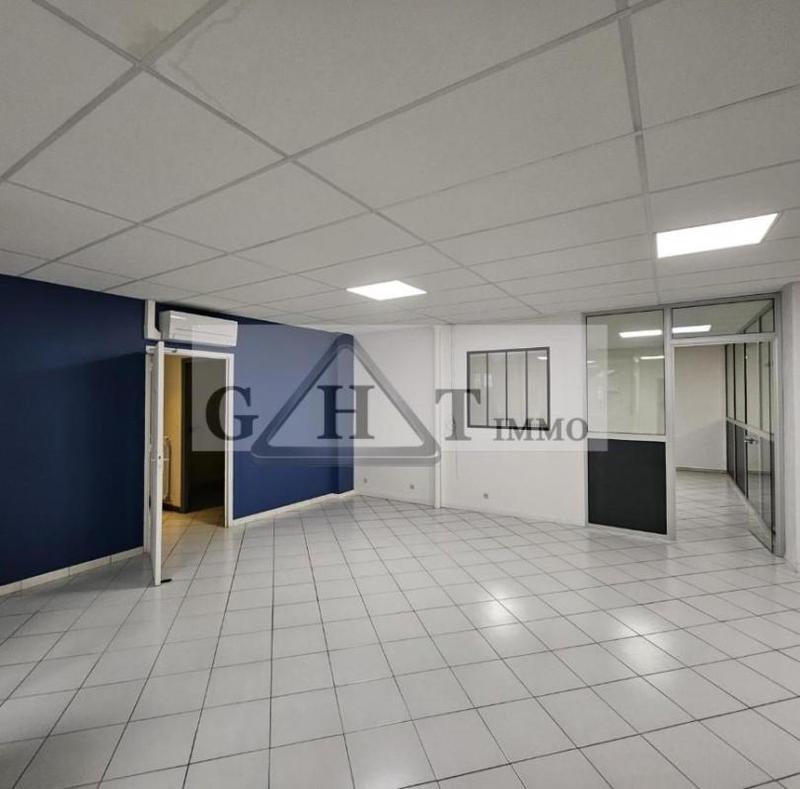 Local commercial - 311 m²