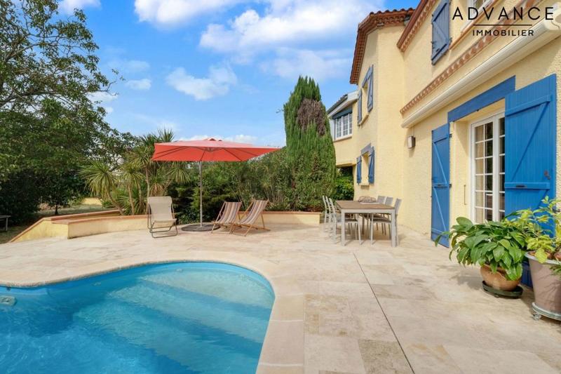 Maison - 333 m² - 8 pièces