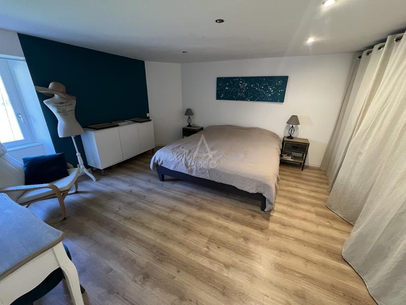 Maison - 184 m² - 8 pièces