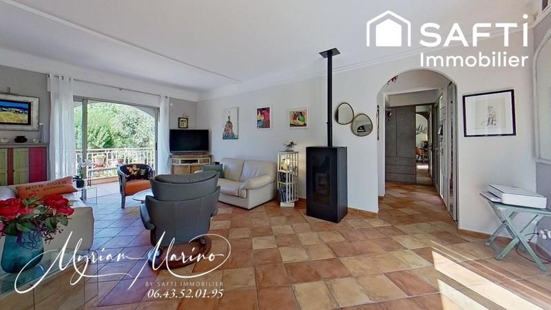 Maison - 147 m² - 8 pièces