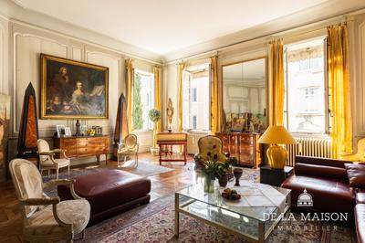 Appartement - 265 m² - 7 pièces