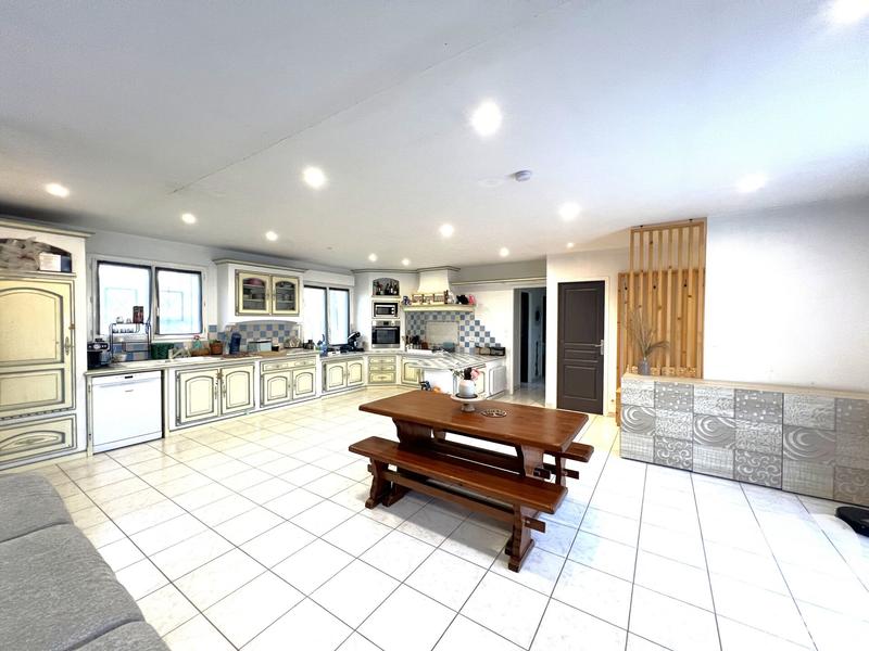 Maison - 102 m² - 4 pièces