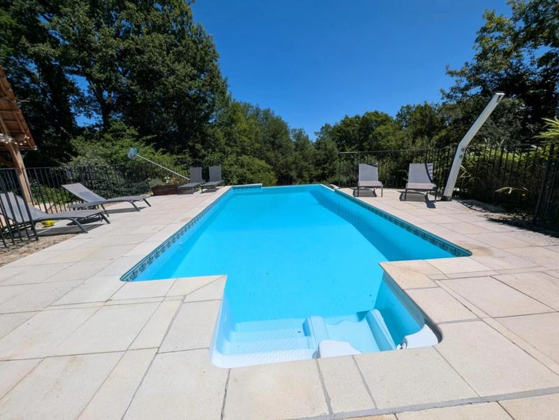 Maison - 260 m² - 9 pièces