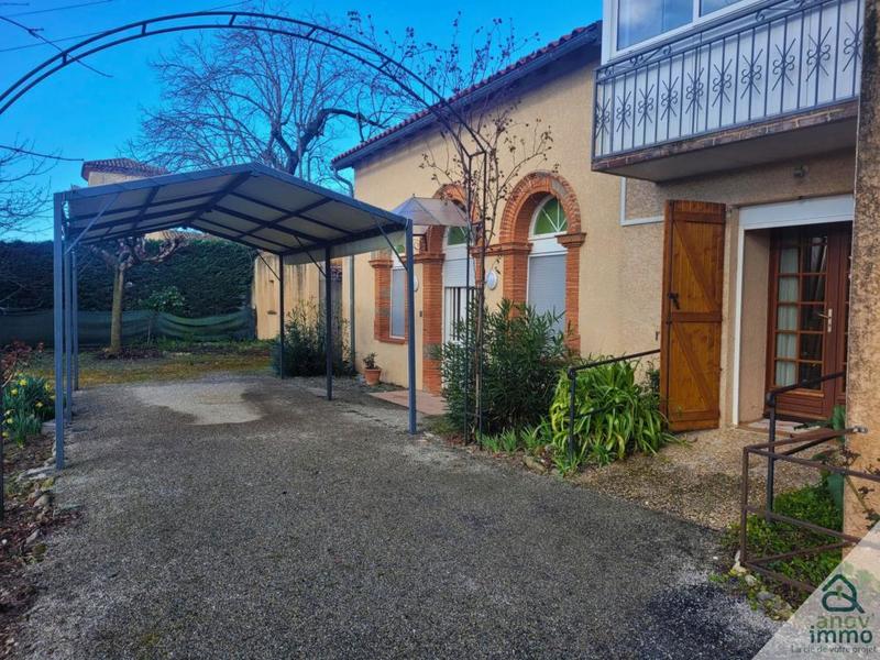 Propriété - 270 m² - 8 pièces