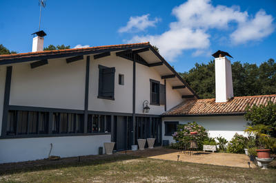 Propriété - 263 m² - 8 pièces