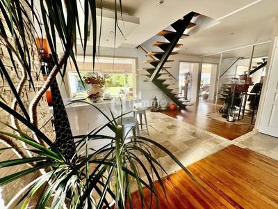 Maison - 160 m² - 5 pièces