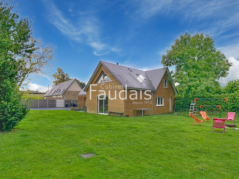 Maison - 142 m² - 8 pièces