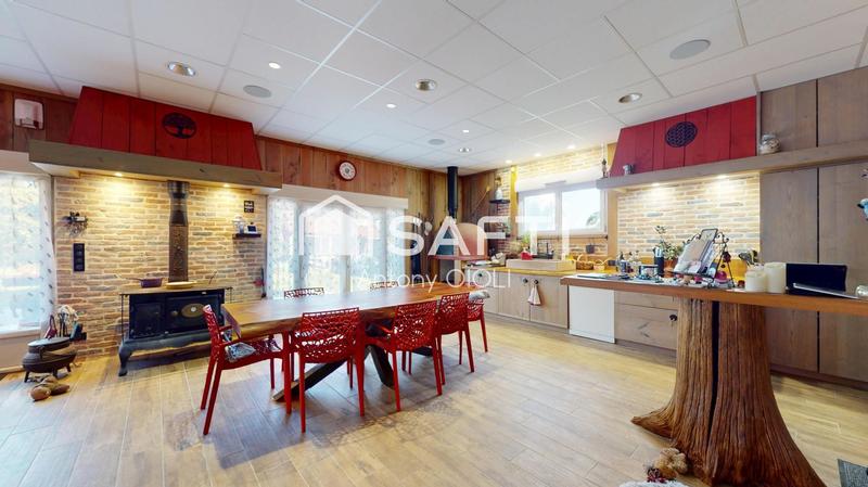 Maison - 280 m² - 6 pièces