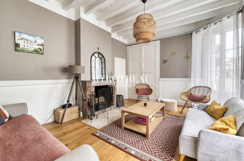 Maison - 220 m² - 8 pièces