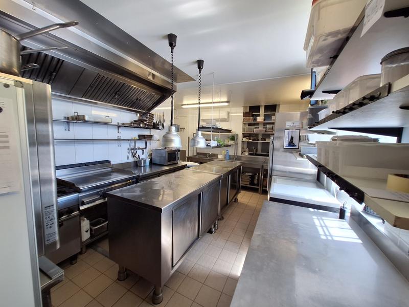 Maison traditionnelle - 650 m² - 12 pièces