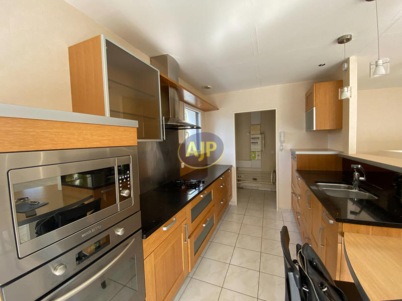 Appartement - 75 m² - 3 pièces