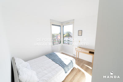 Chambre - 9 m² - 5 pièces