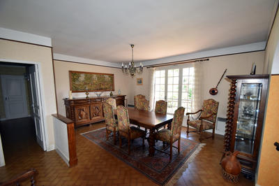 Maison - 290 m² - 9 pièces