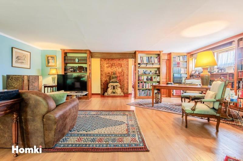 Appartement - 184 m² - 6 pièces