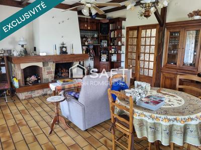 Maison - 137 m² - 5 pièces